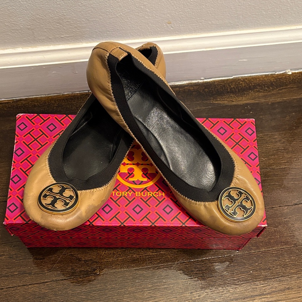 Tory Burch Camel and Black Flats